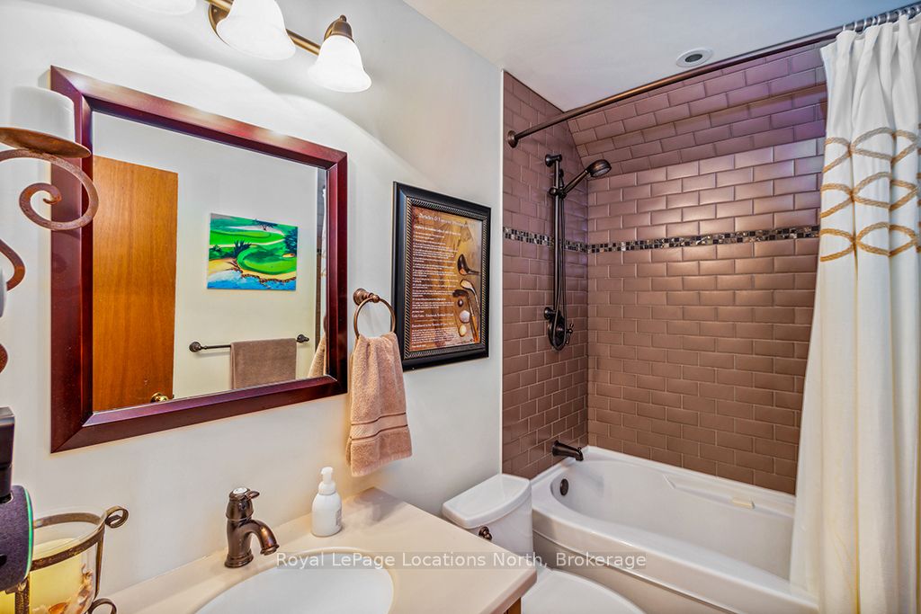 139 Lakeshore Road E 7 Property Photo 15