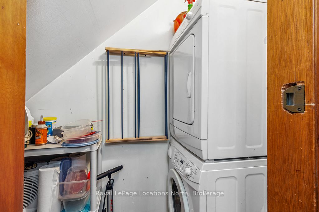 139 Lakeshore Road E 7 Property Photo 16