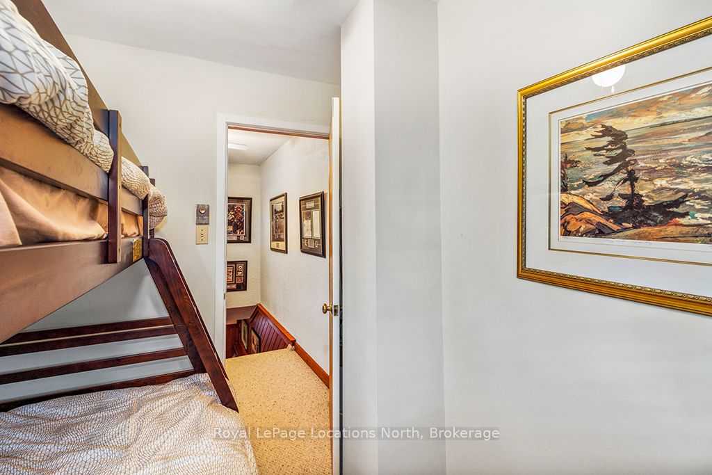 139 Lakeshore Road E 7 Property Photo 28