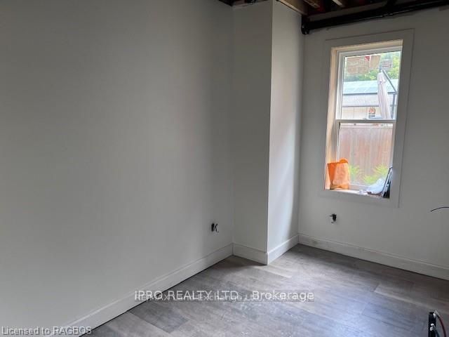 932 Queen Street Property Photo 15