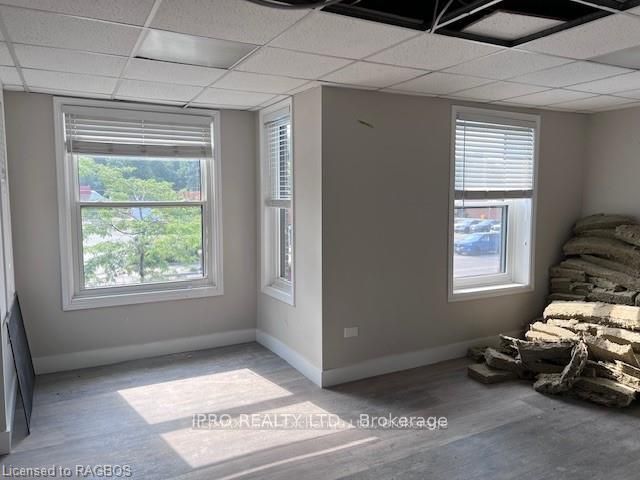 932 Queen Street Property Photo 18