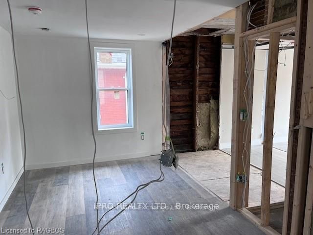 932 Queen Street Property Photo 20
