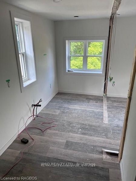 932 Queen Street Property Photo 21