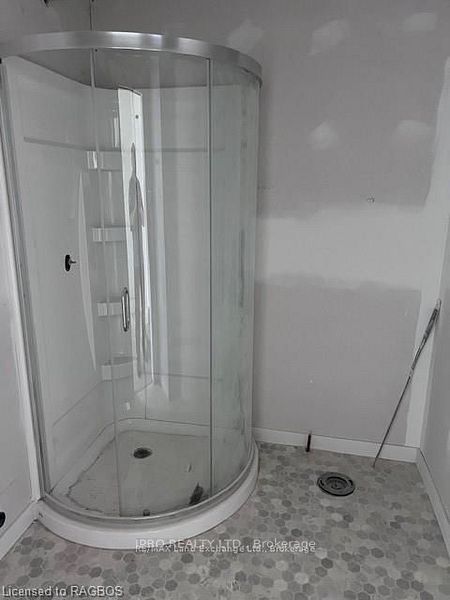 932 Queen Street Property Photo 22