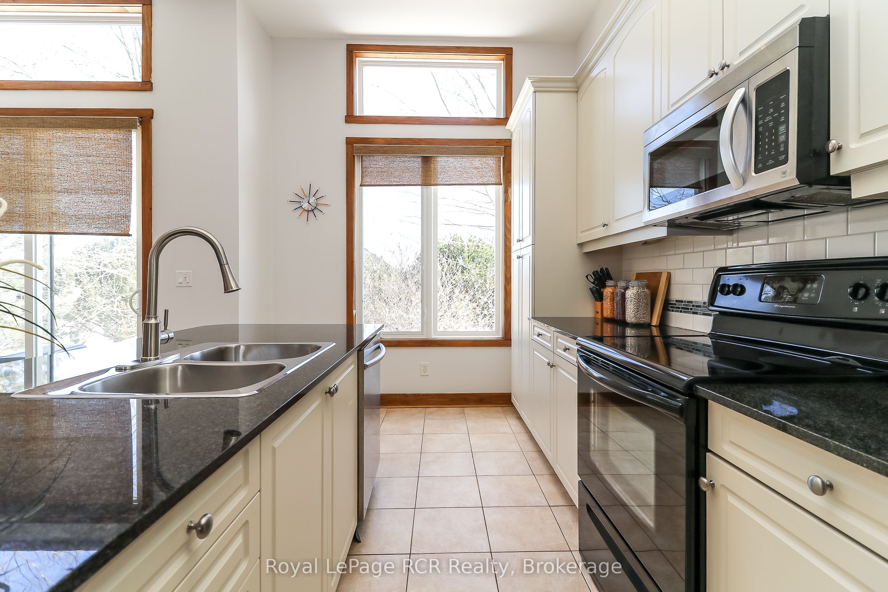 104 Farm Gate Road 10 Property Photo 11