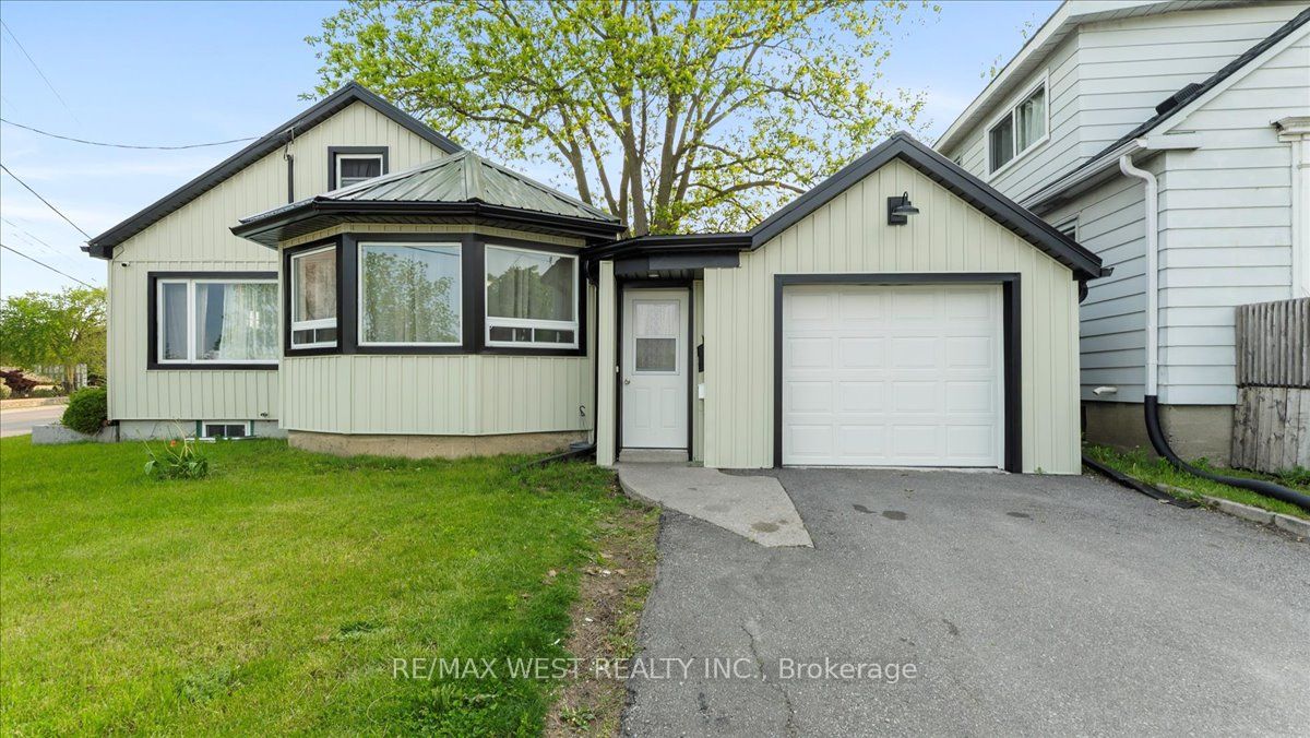 134 Dundas Street W Property Photo 1