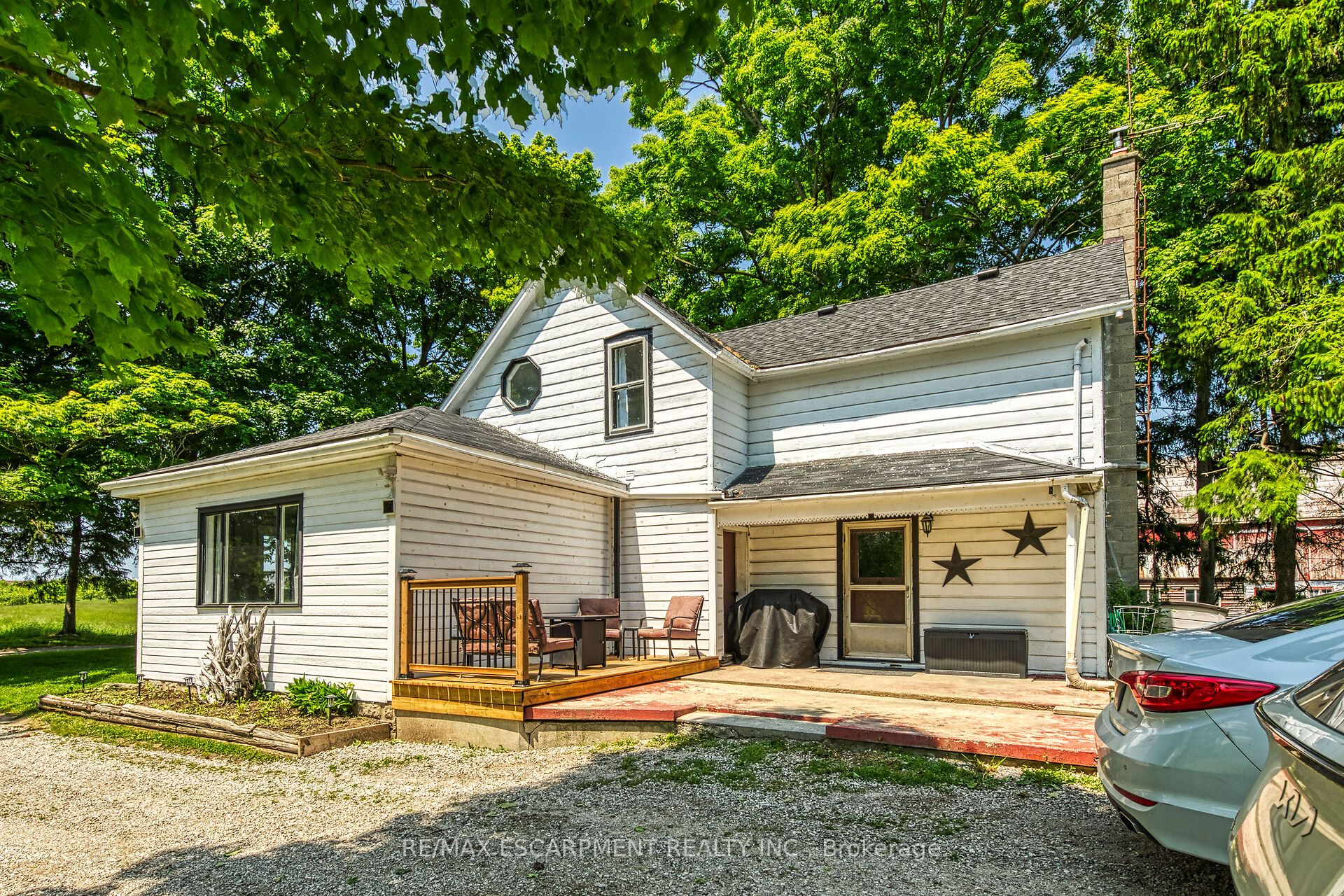 1216 Sawmill Road Property Photo 4