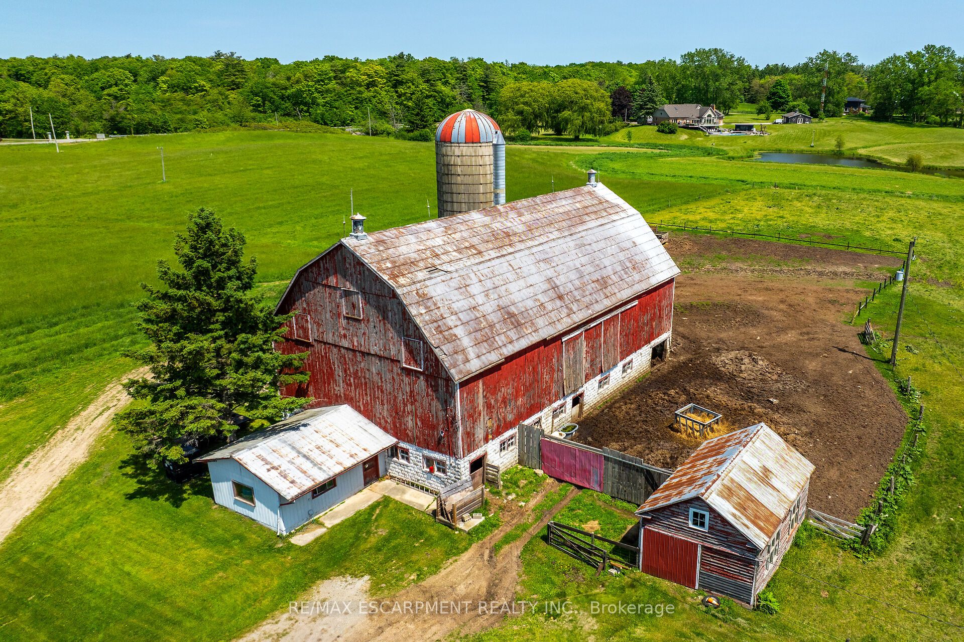 1216 Sawmill Road Property Photo 5