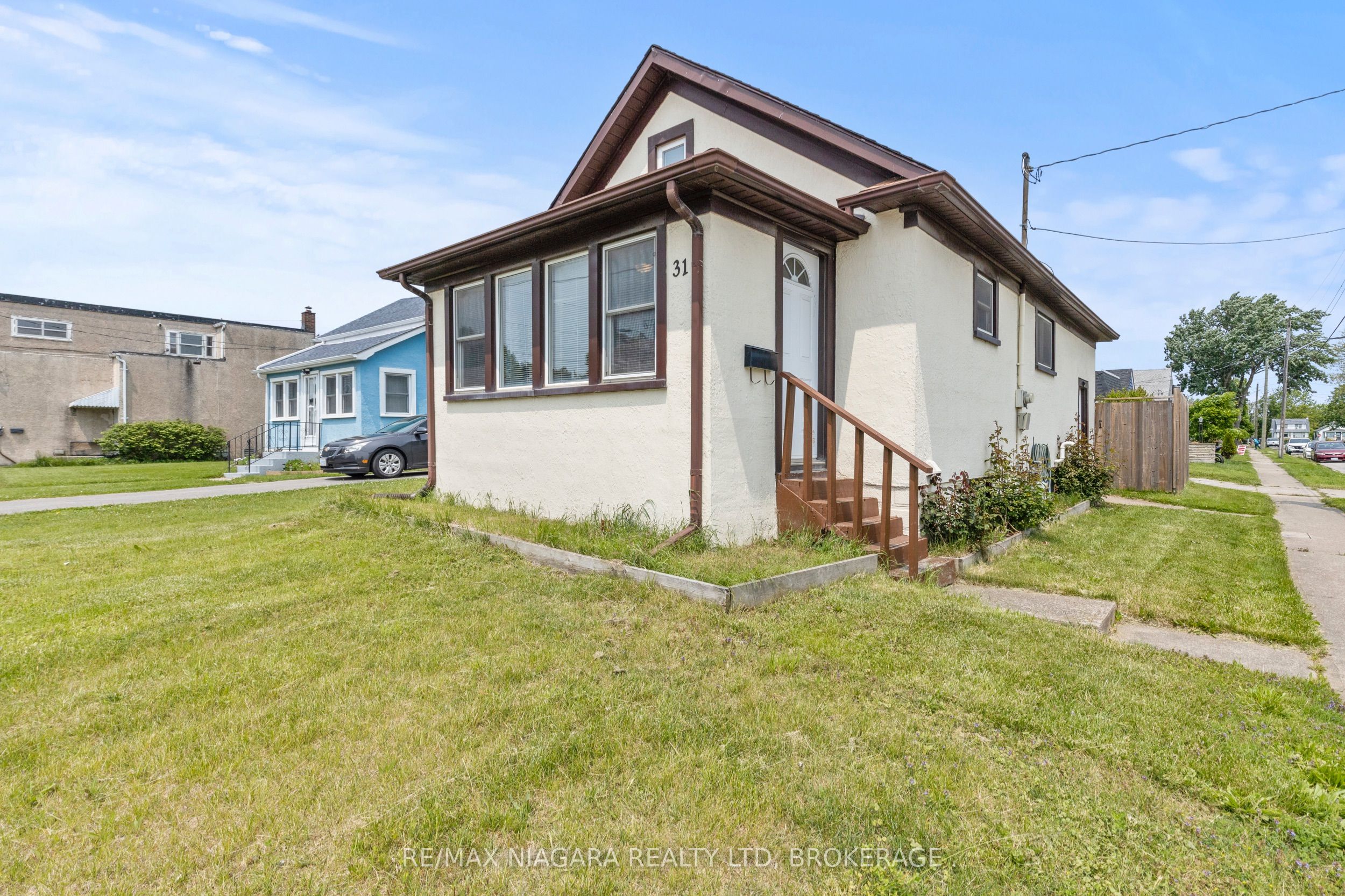 31 Broadway Avenue Property Photo 1