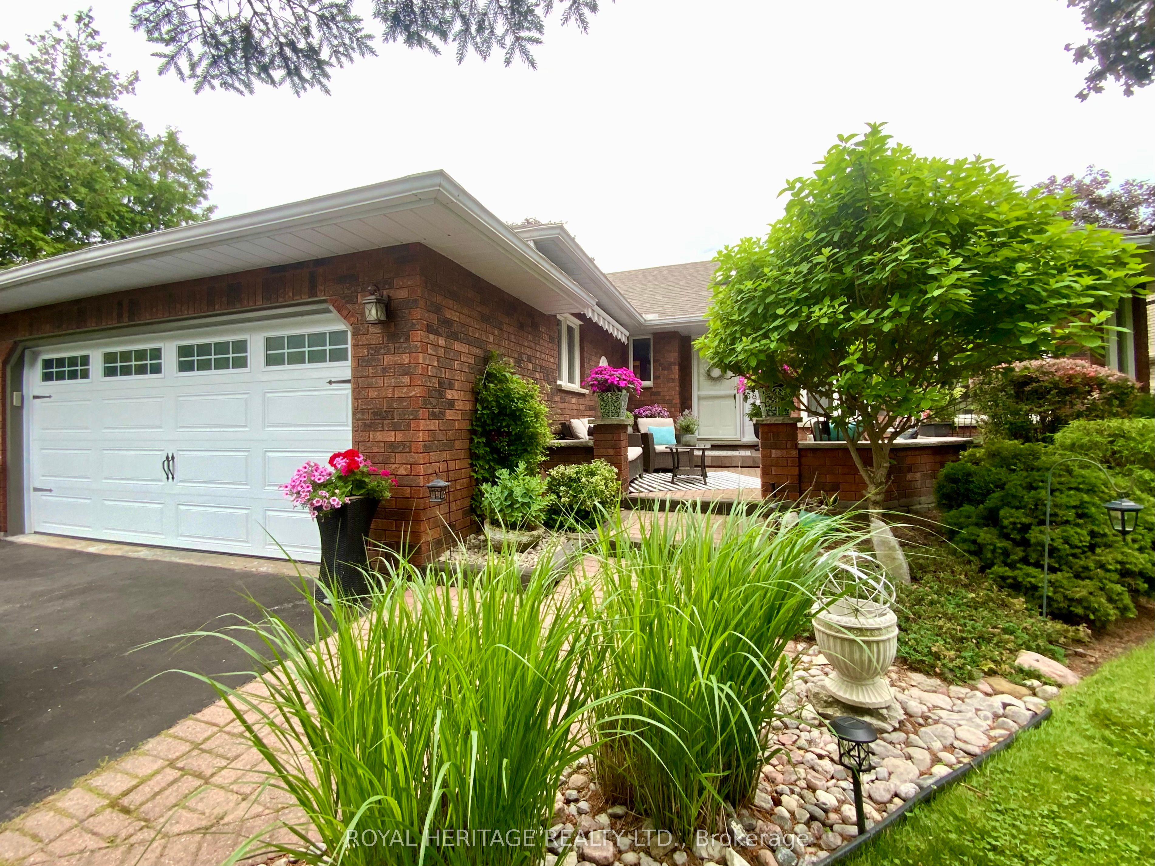 38 PATRICIA Place Property Photo 1