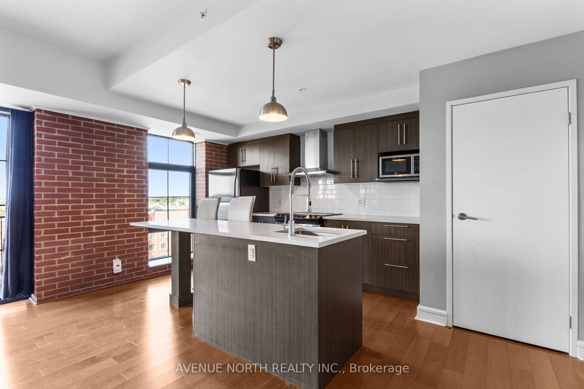 555 Anand Private 806 Property Photo 14
