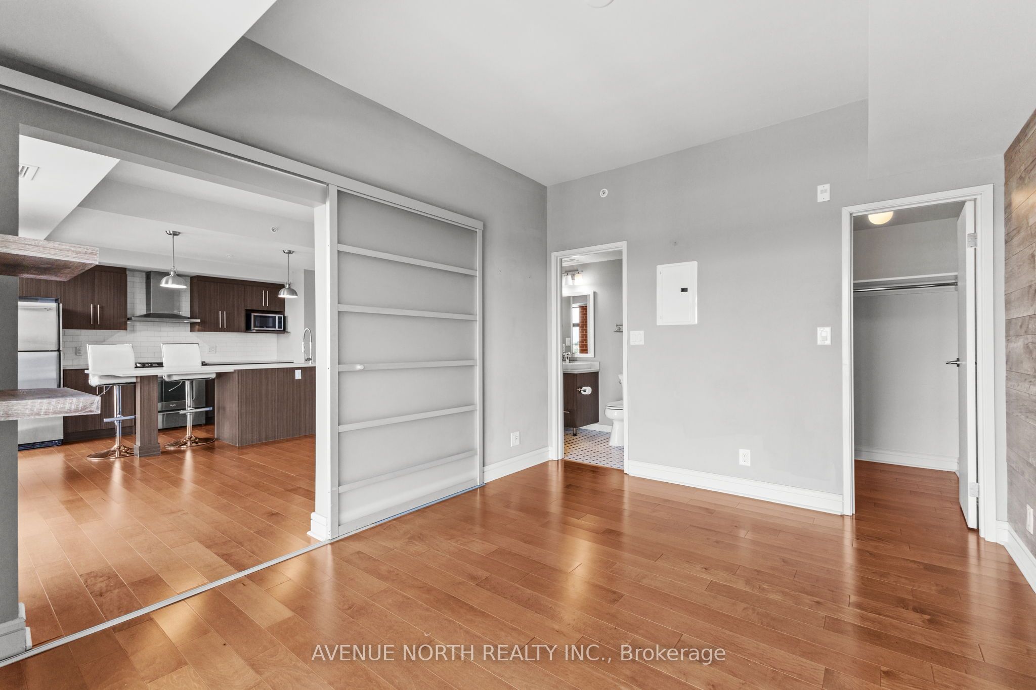 555 Anand Private 806 Property Photo 18