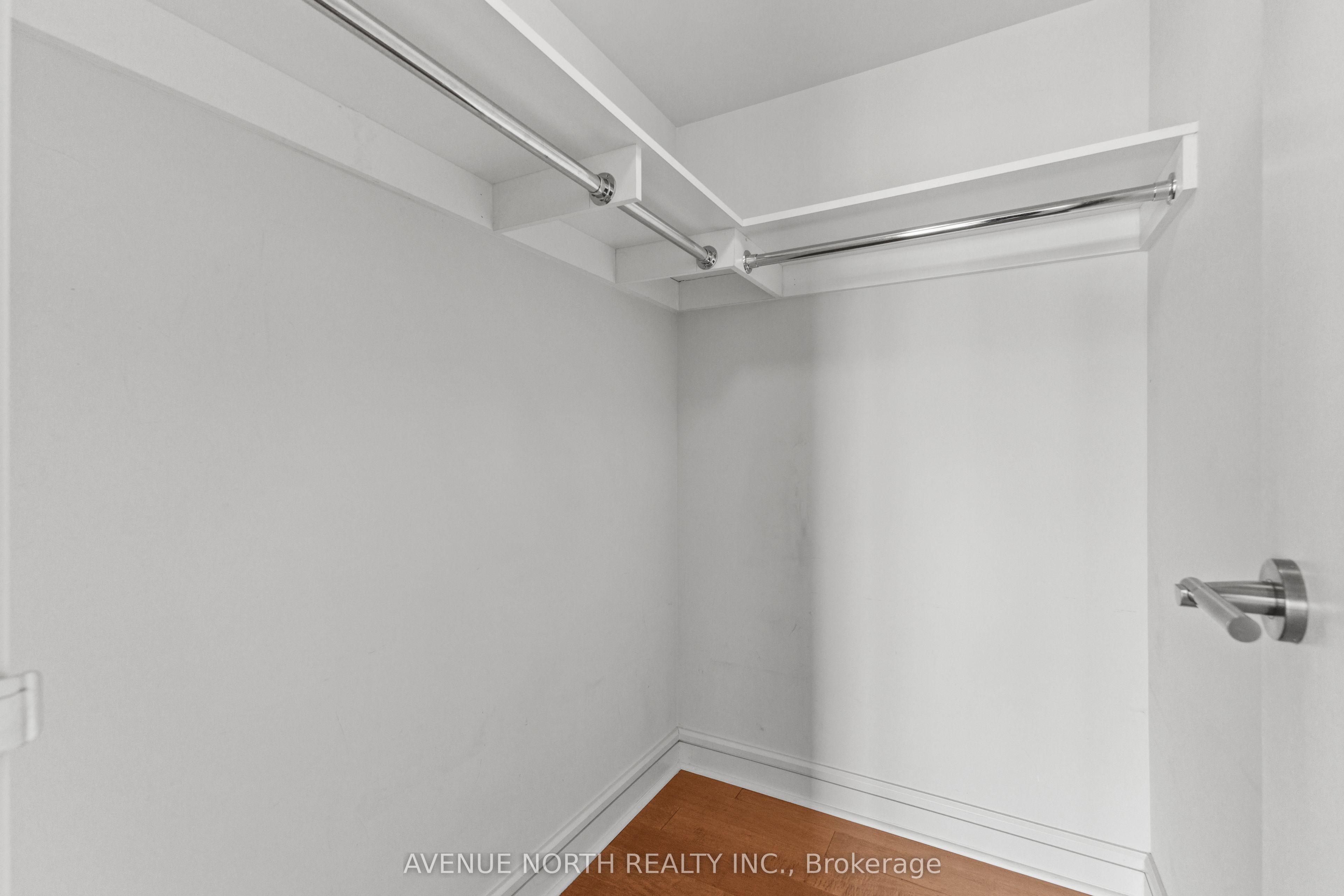 555 Anand Private 806 Property Photo 25