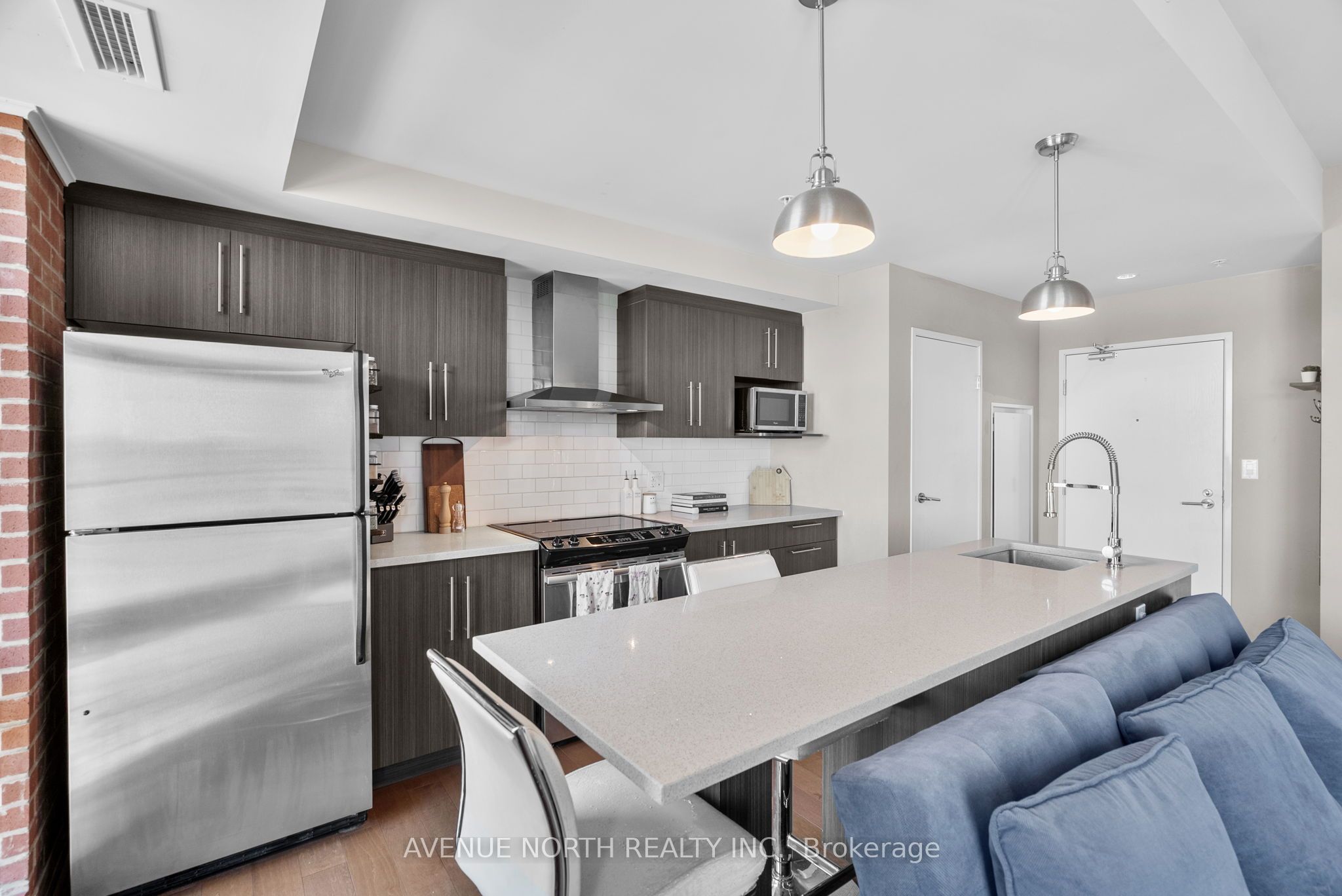 555 Anand Private 806 Property Photo 12