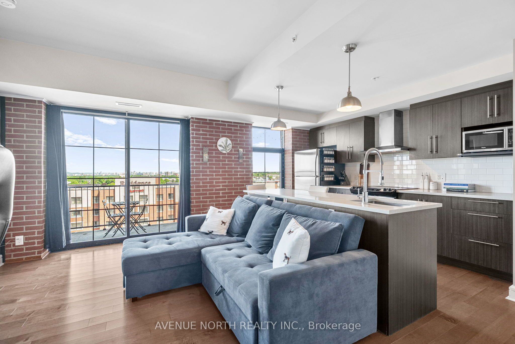 555 Anand Private 806 Property Photo 14