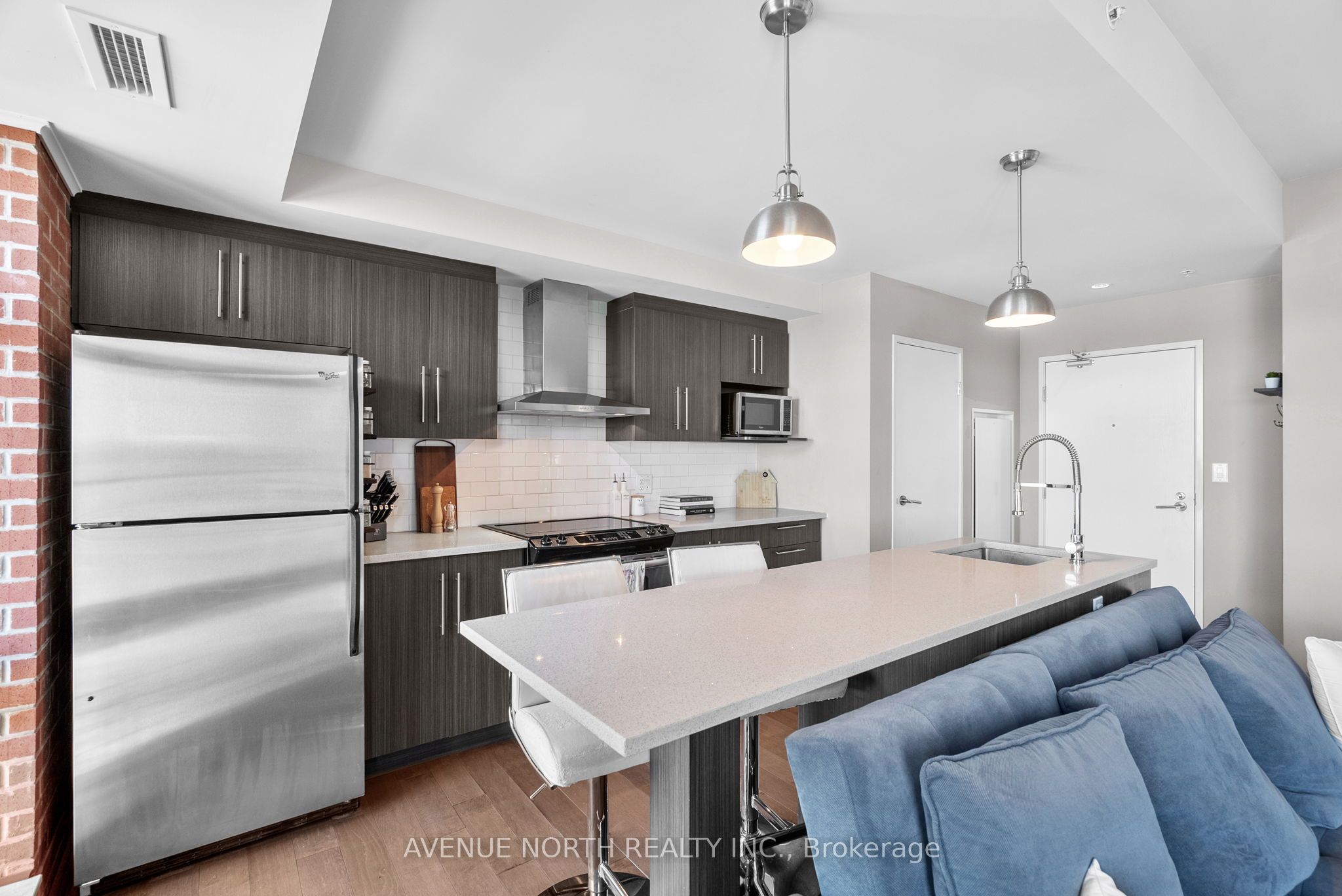 555 Anand Private 806 Property Photo 19