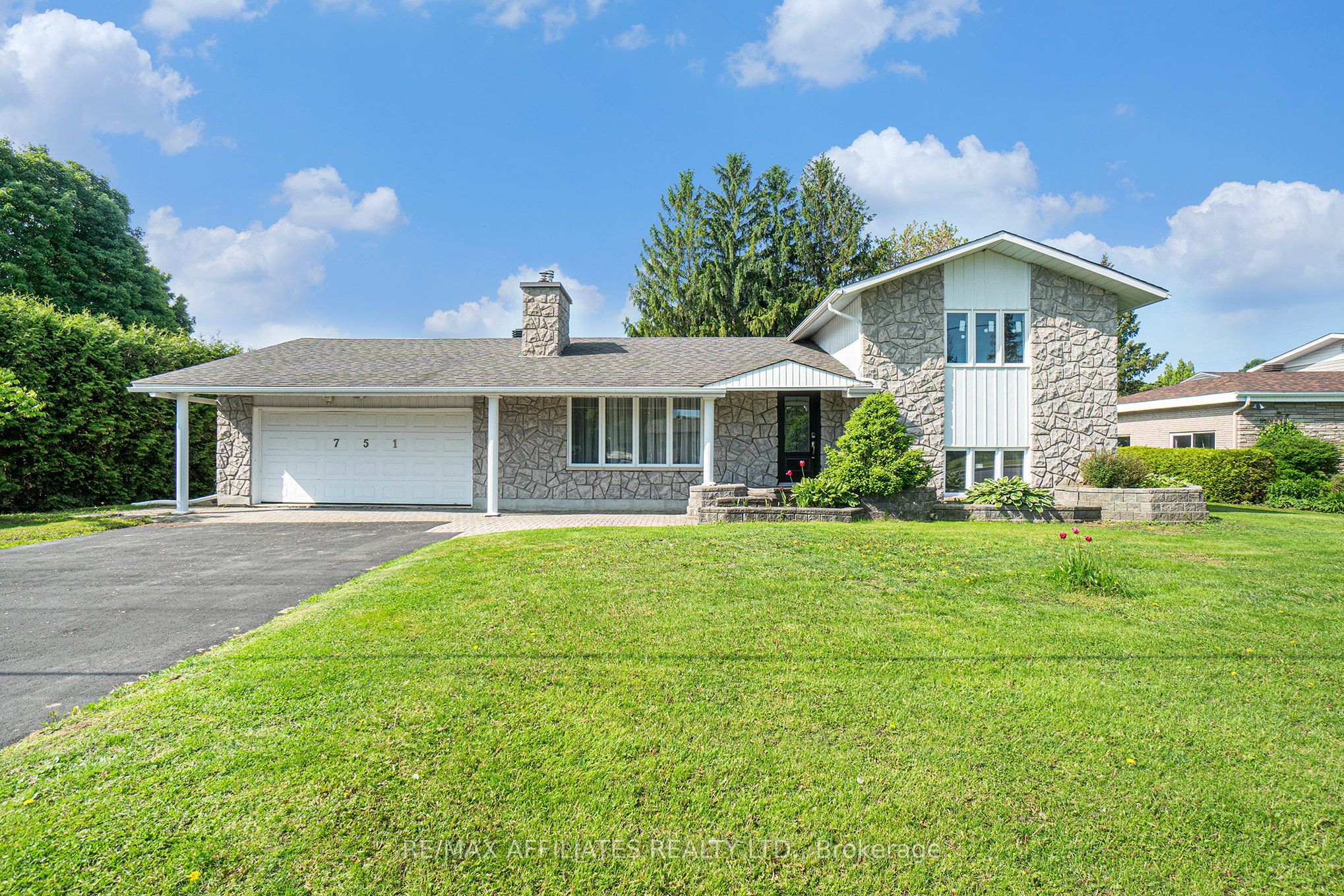 751 Laval Street Property Photo 1
