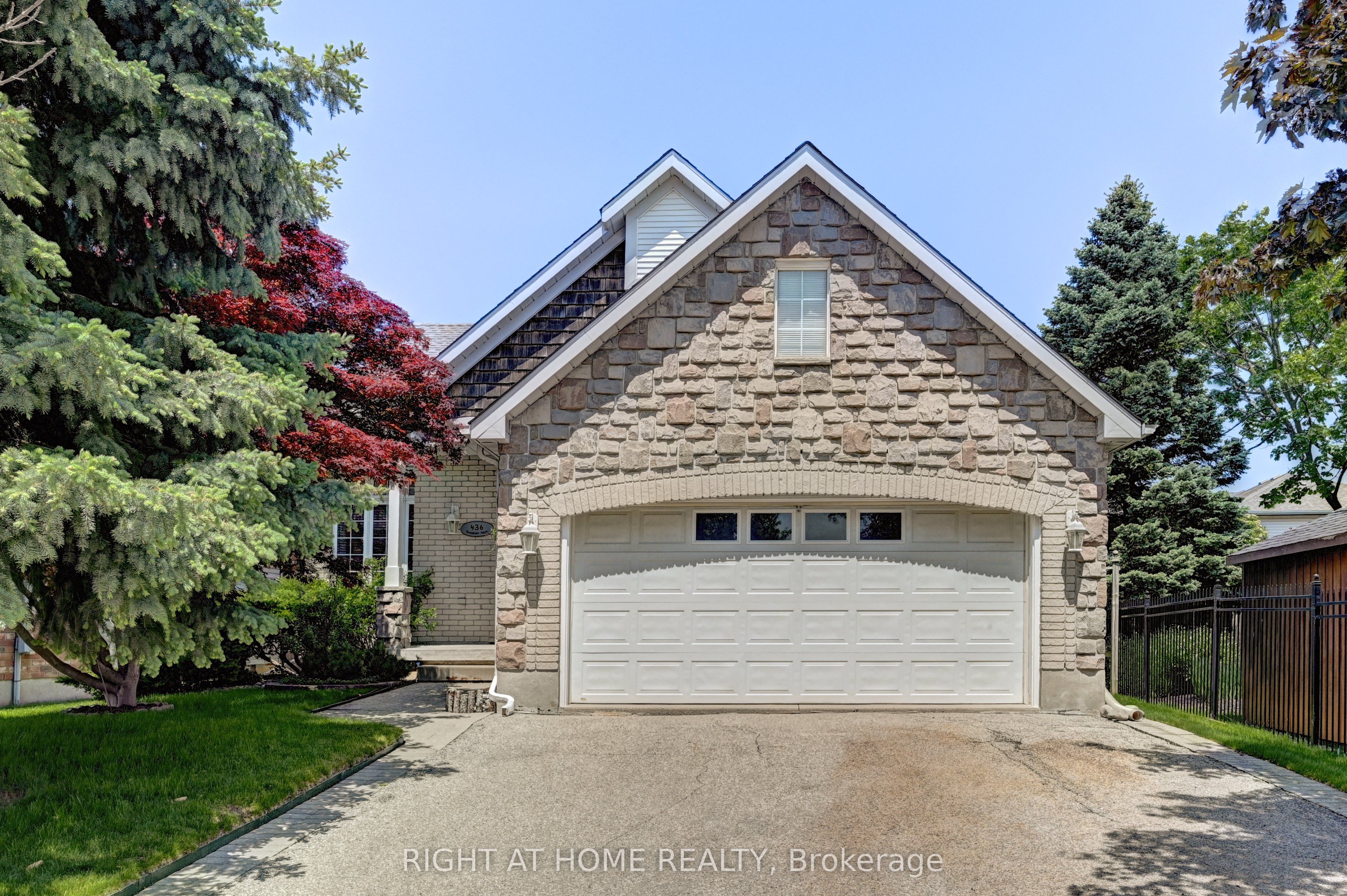 436 Dansbury Drive Property Photo 1