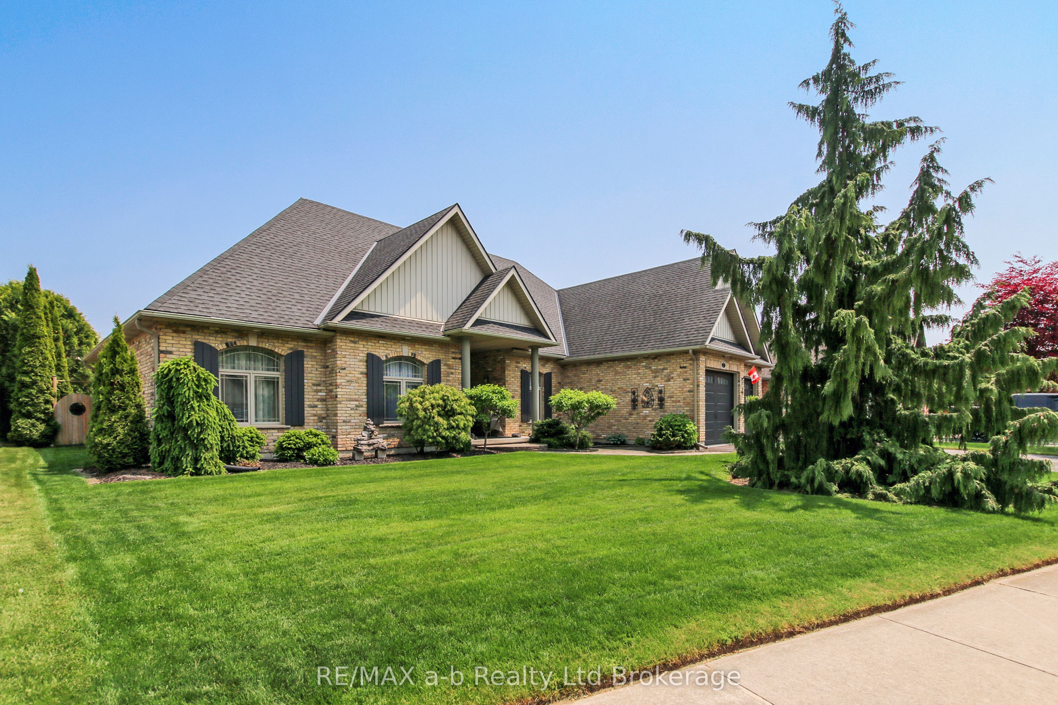 7 OTTERVIEW Drive Property Photo 1