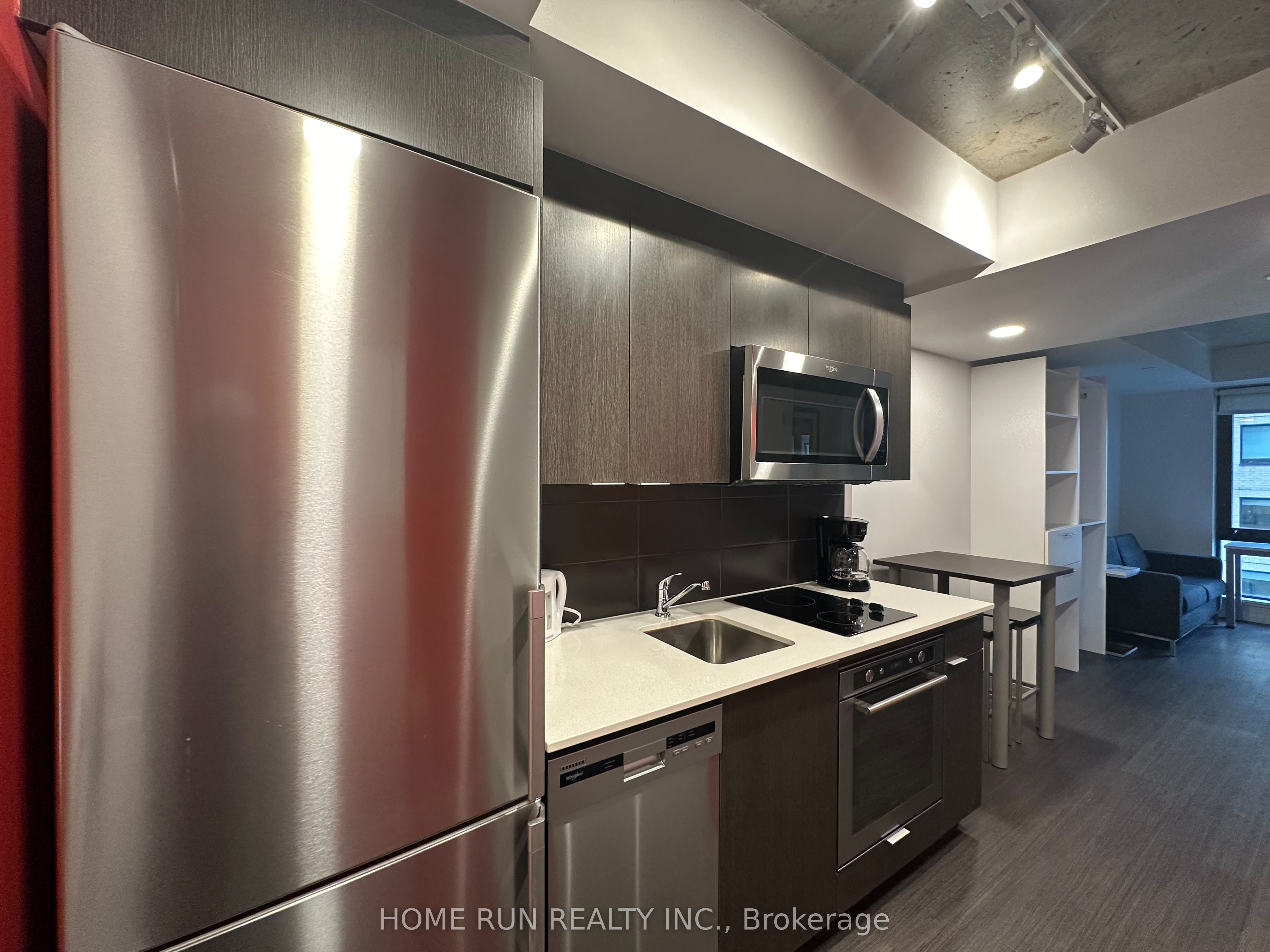 105 Champagne Avenue 1911 Property Photo 3