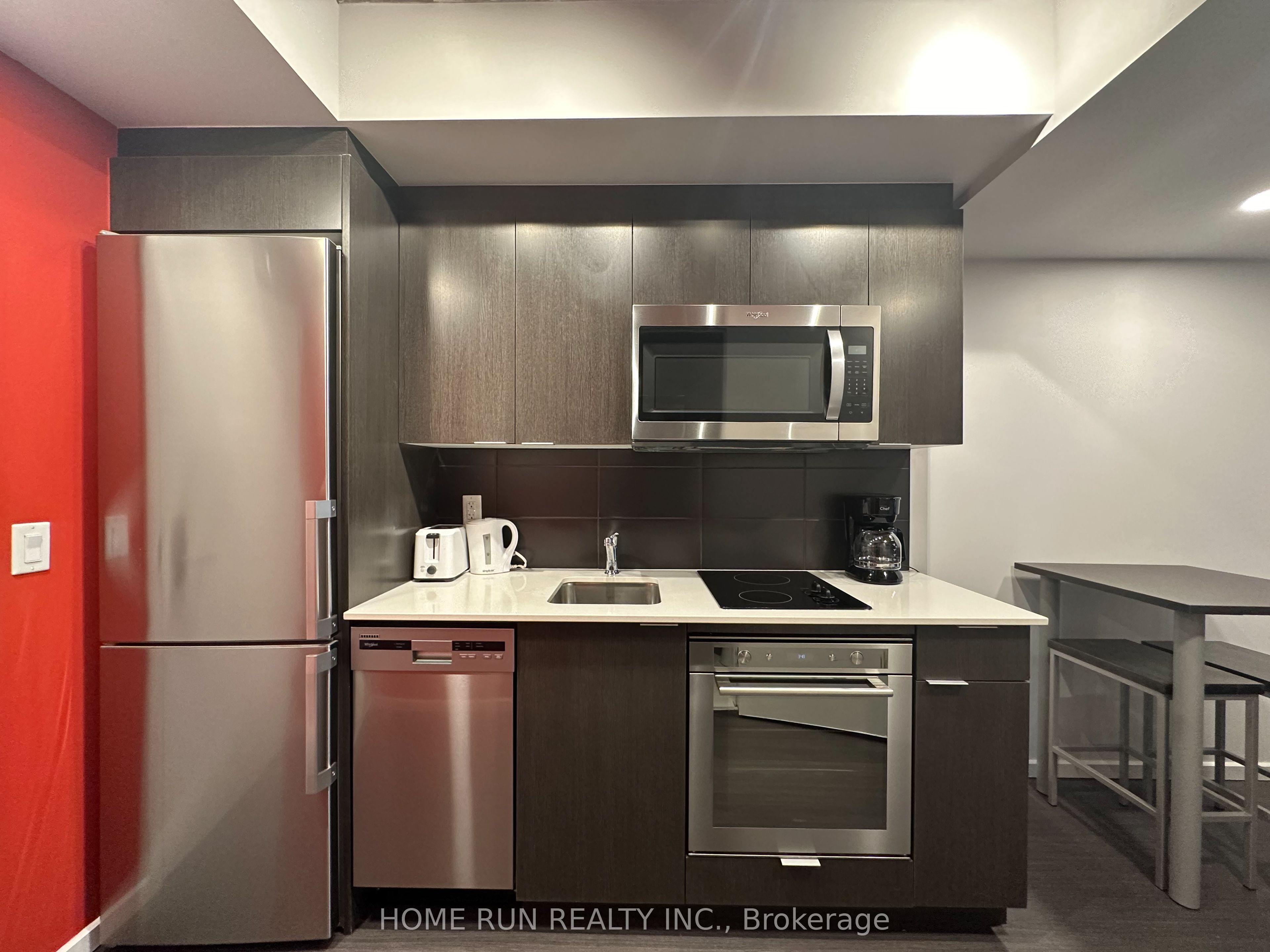 105 Champagne Avenue 1911 Property Photo 4