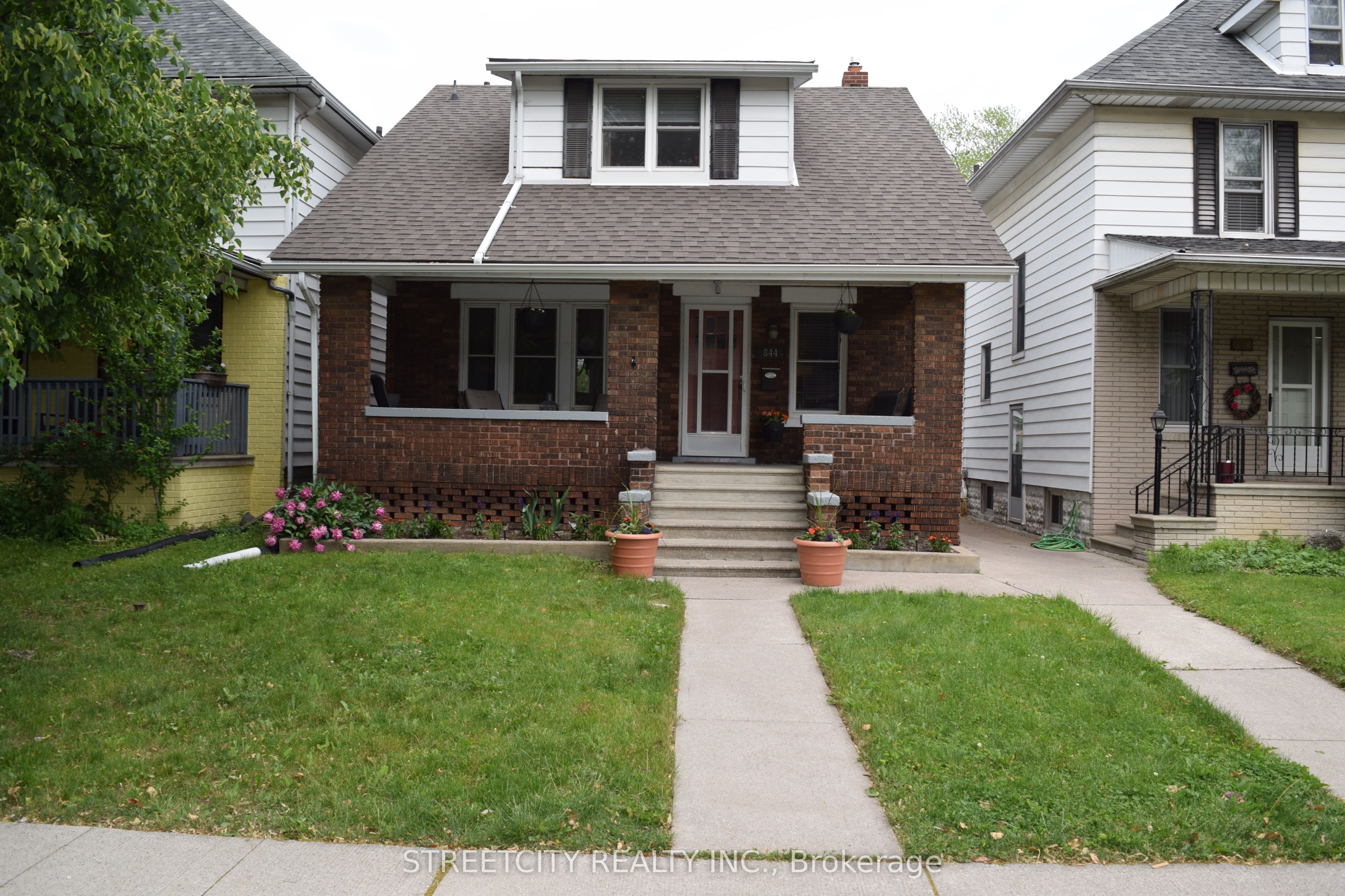 844 Moy Avenue Property Photo 1