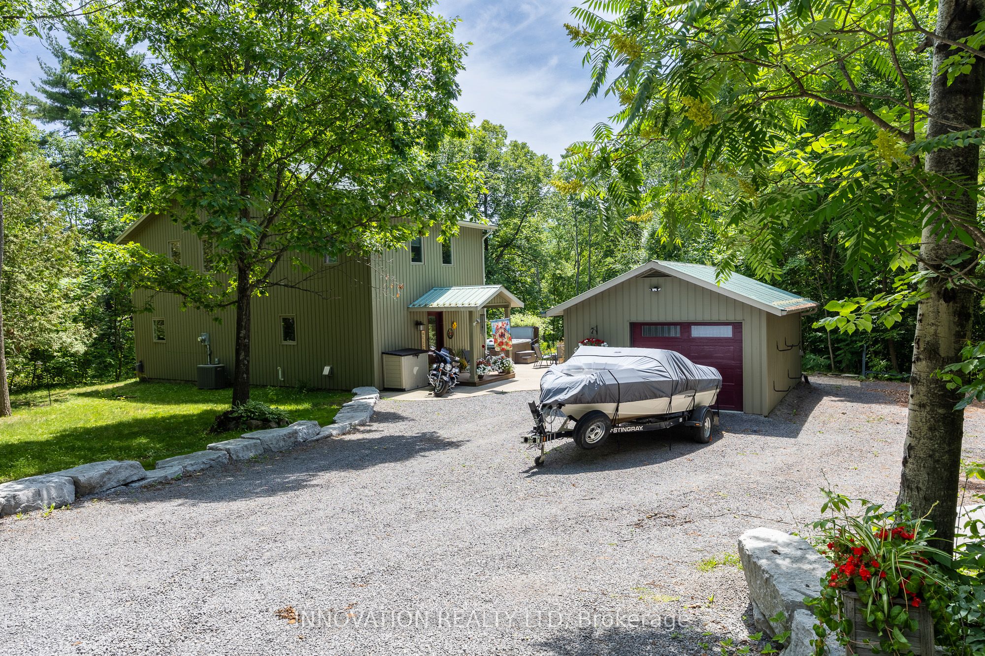 160 Viewmount Drive Property Photo 1