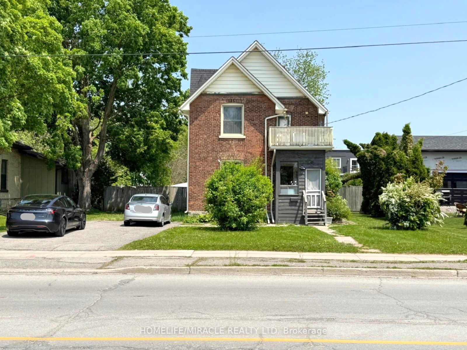 108 Lindsay Street S Property Photo 1