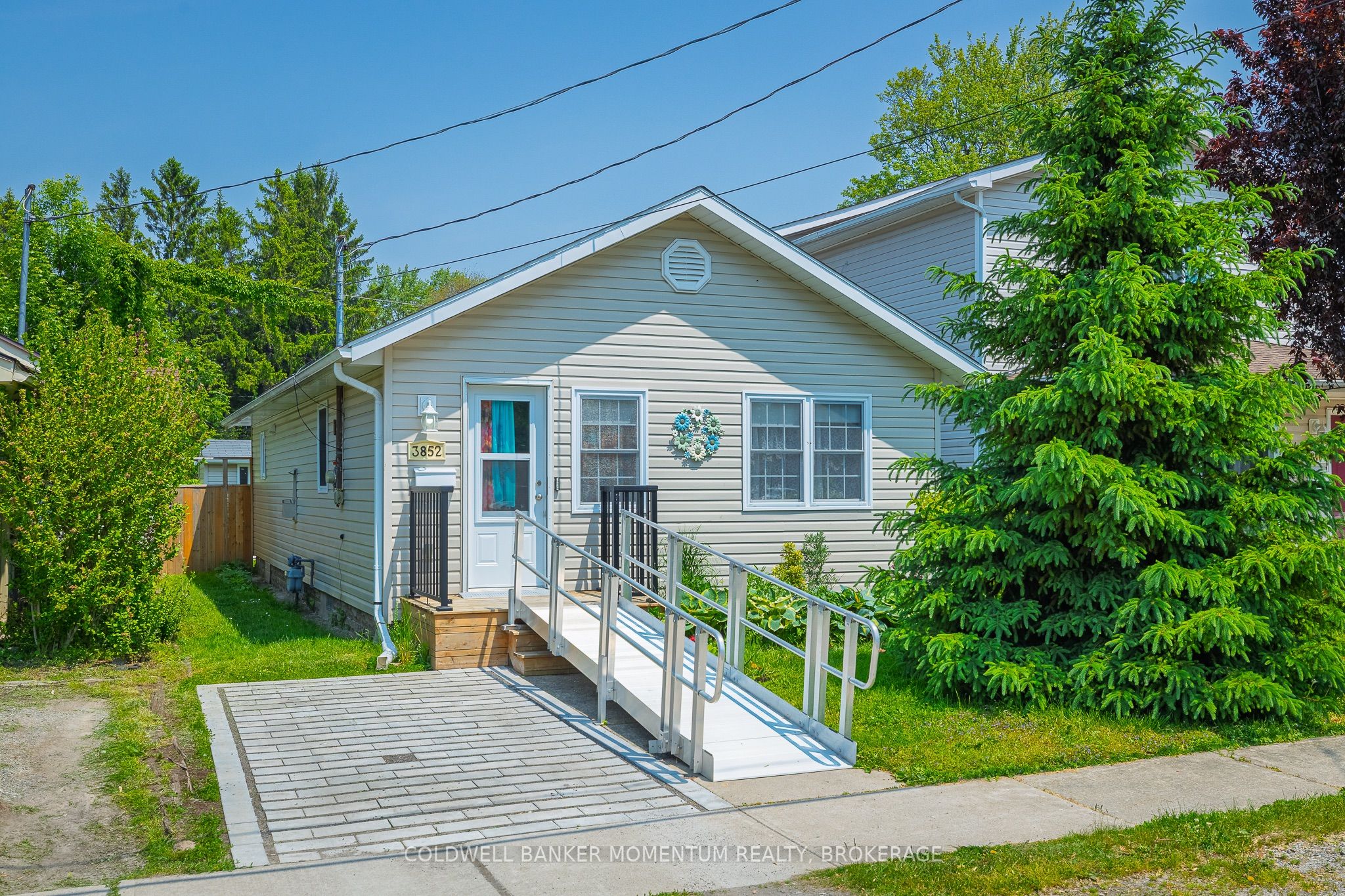 3852 Mathewson Avenue Property Photo 1