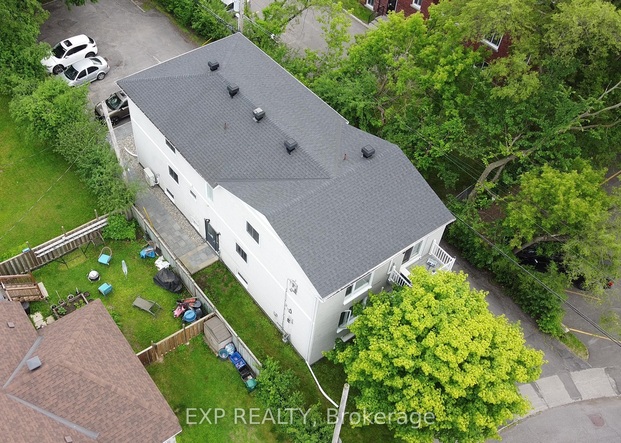 369 Lafontaine Avenue Property Photo 2
