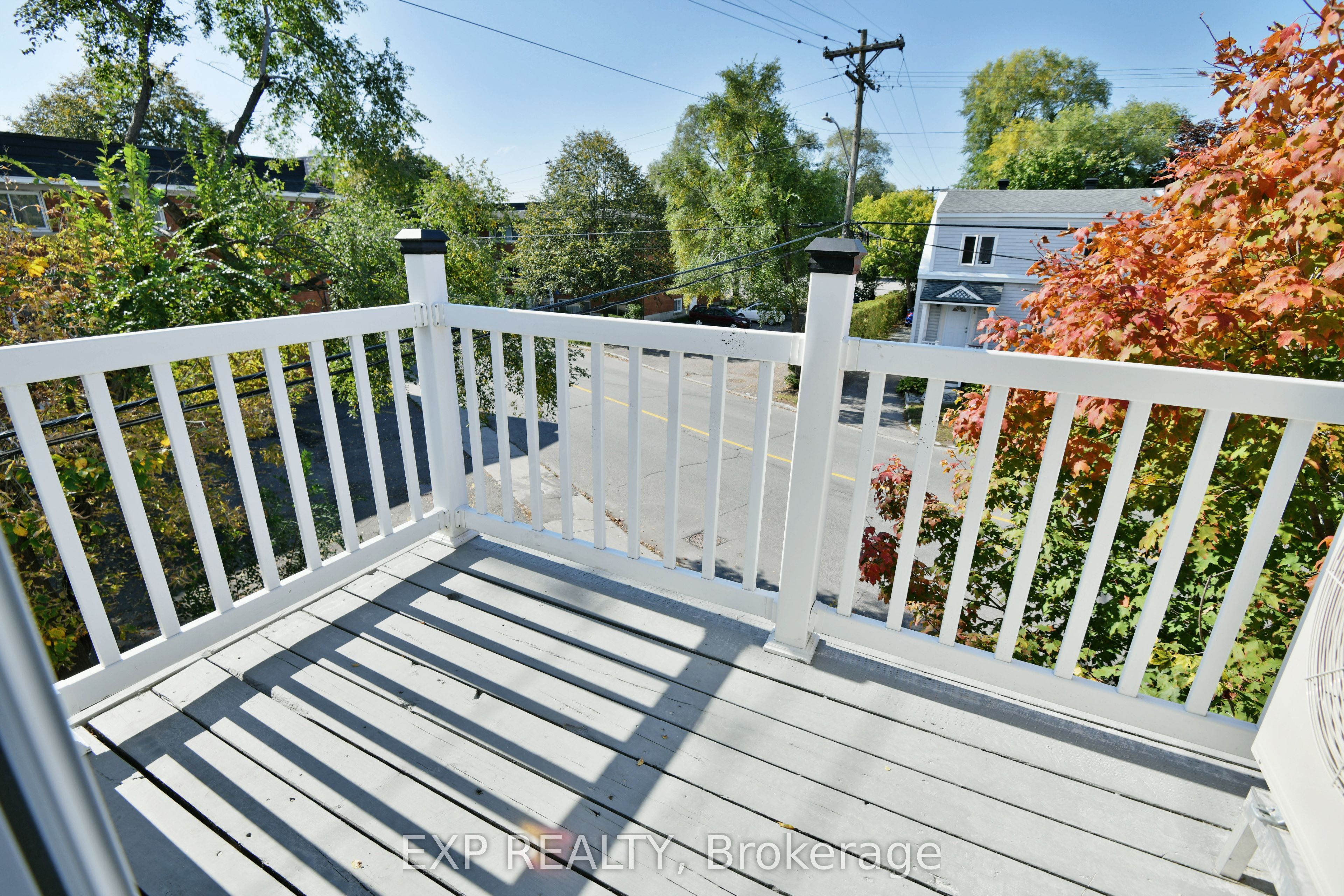 369 Lafontaine Avenue Property Photo 9