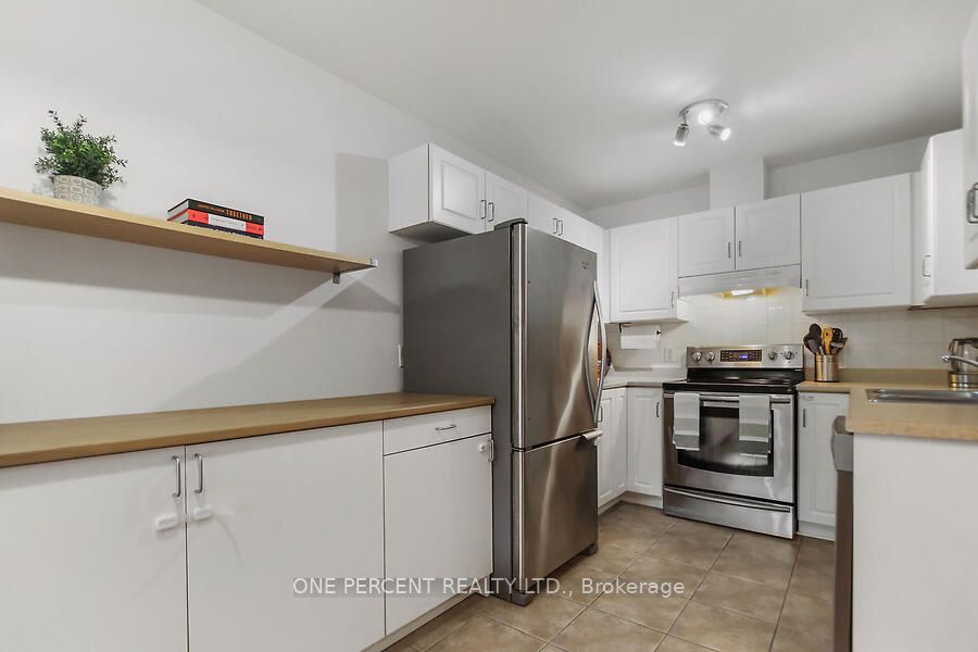 44 Fieldberry Property Photo 4