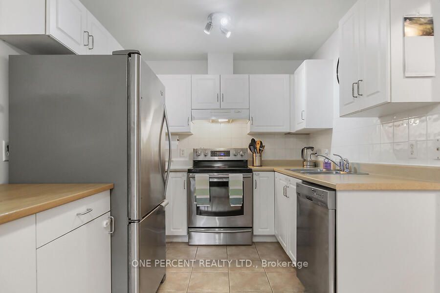 44 Fieldberry Property Photo 5