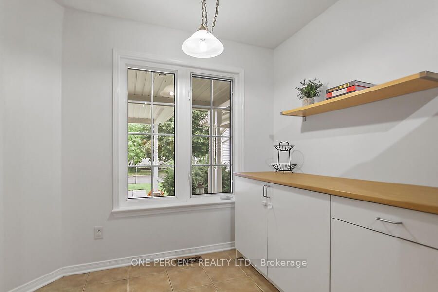 44 Fieldberry Property Photo 9