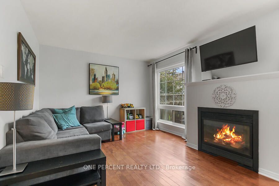 44 Fieldberry Property Photo 12