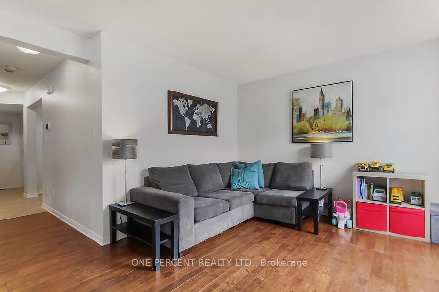 44 Fieldberry Property Photo 14