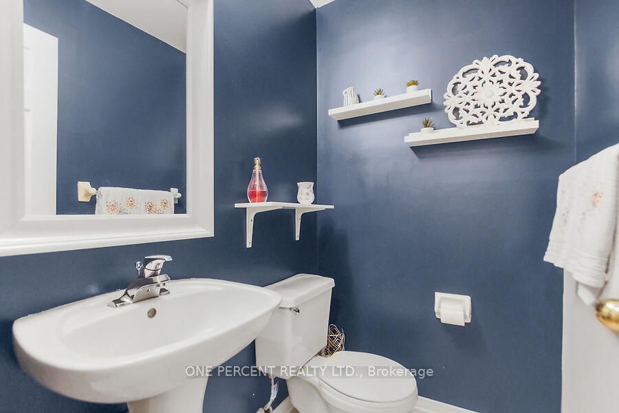 44 Fieldberry Property Photo 18
