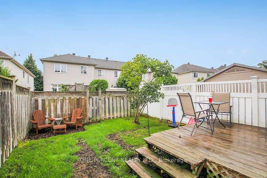 44 Fieldberry Property Photo 24