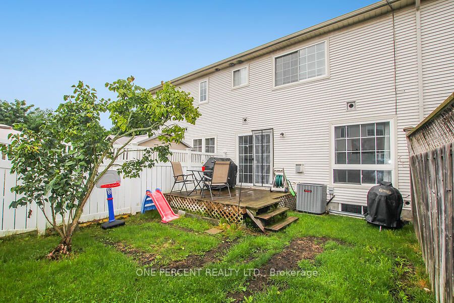 44 Fieldberry Property Photo 26