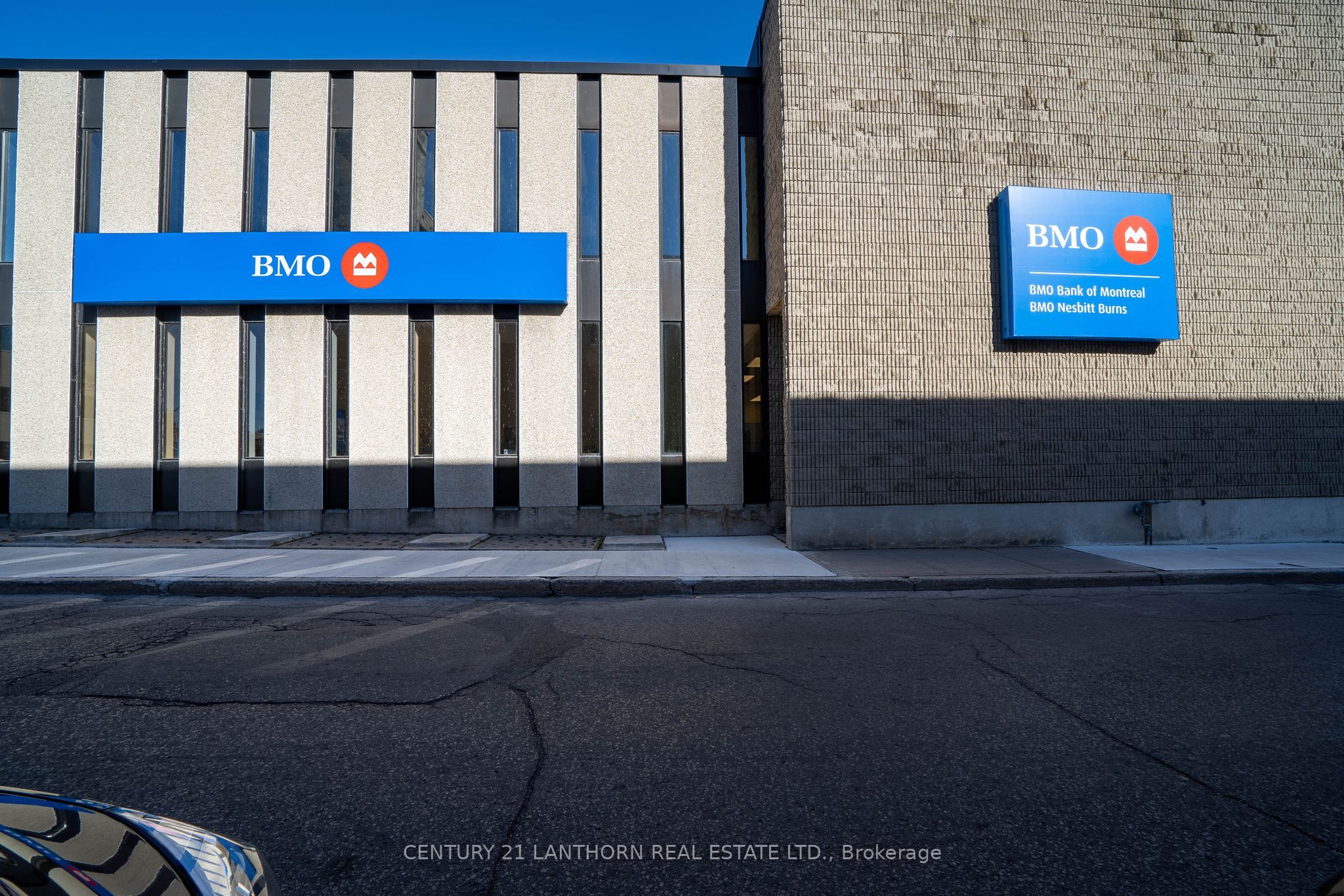 55 Dundas Street W Property Photo 36