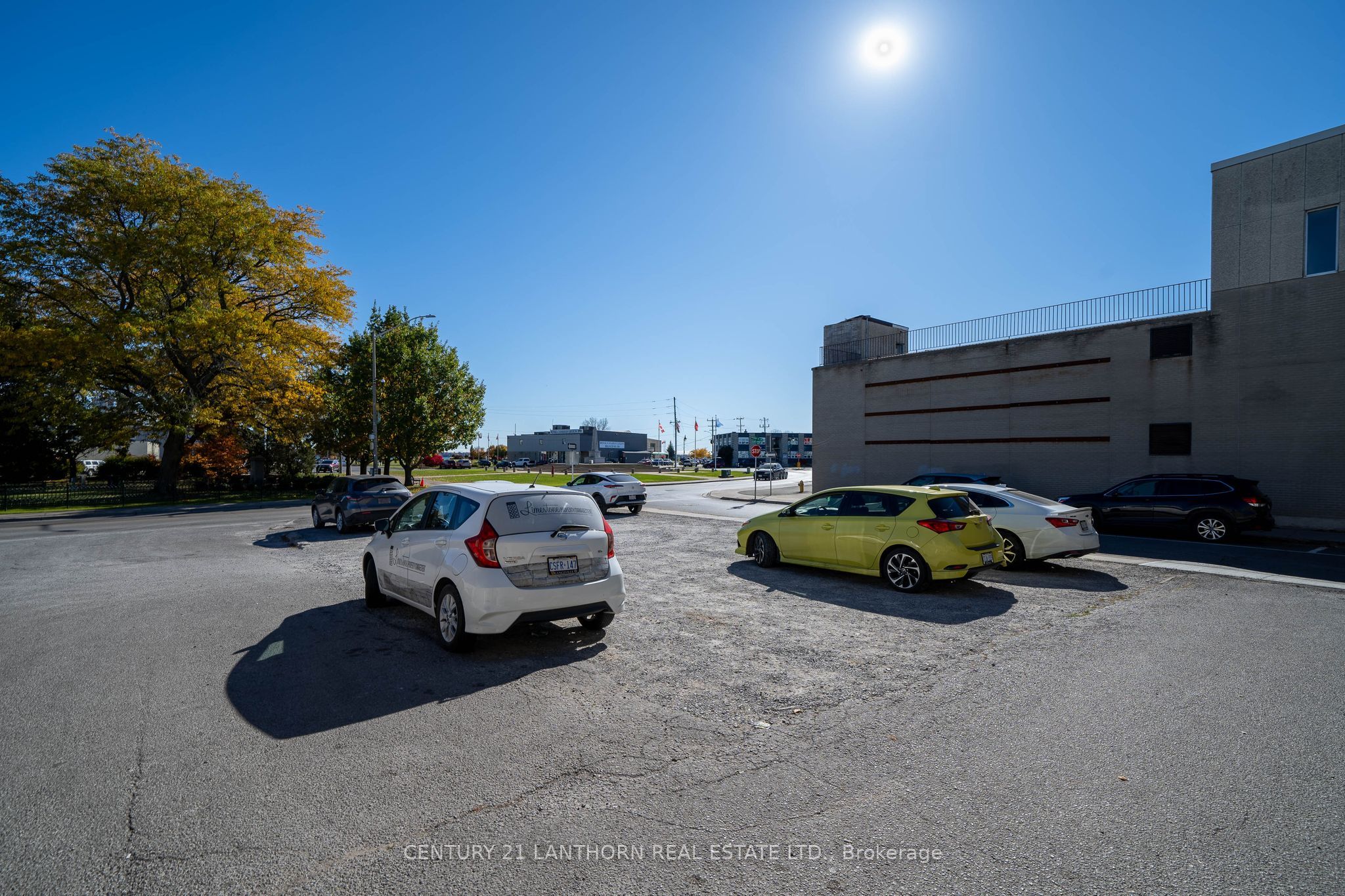 55 Dundas Street W Property Photo 38