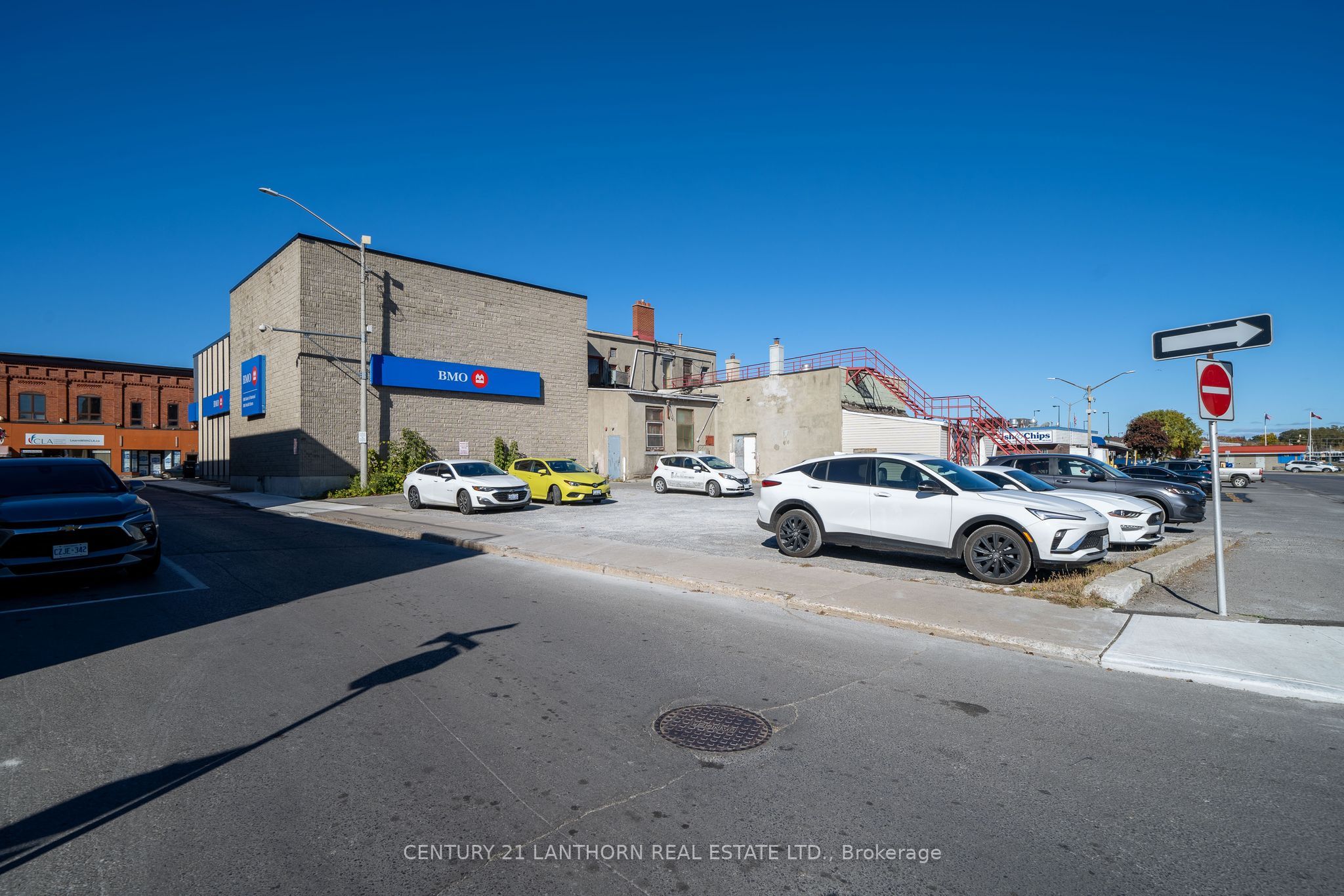 55 Dundas Street W Property Photo 40