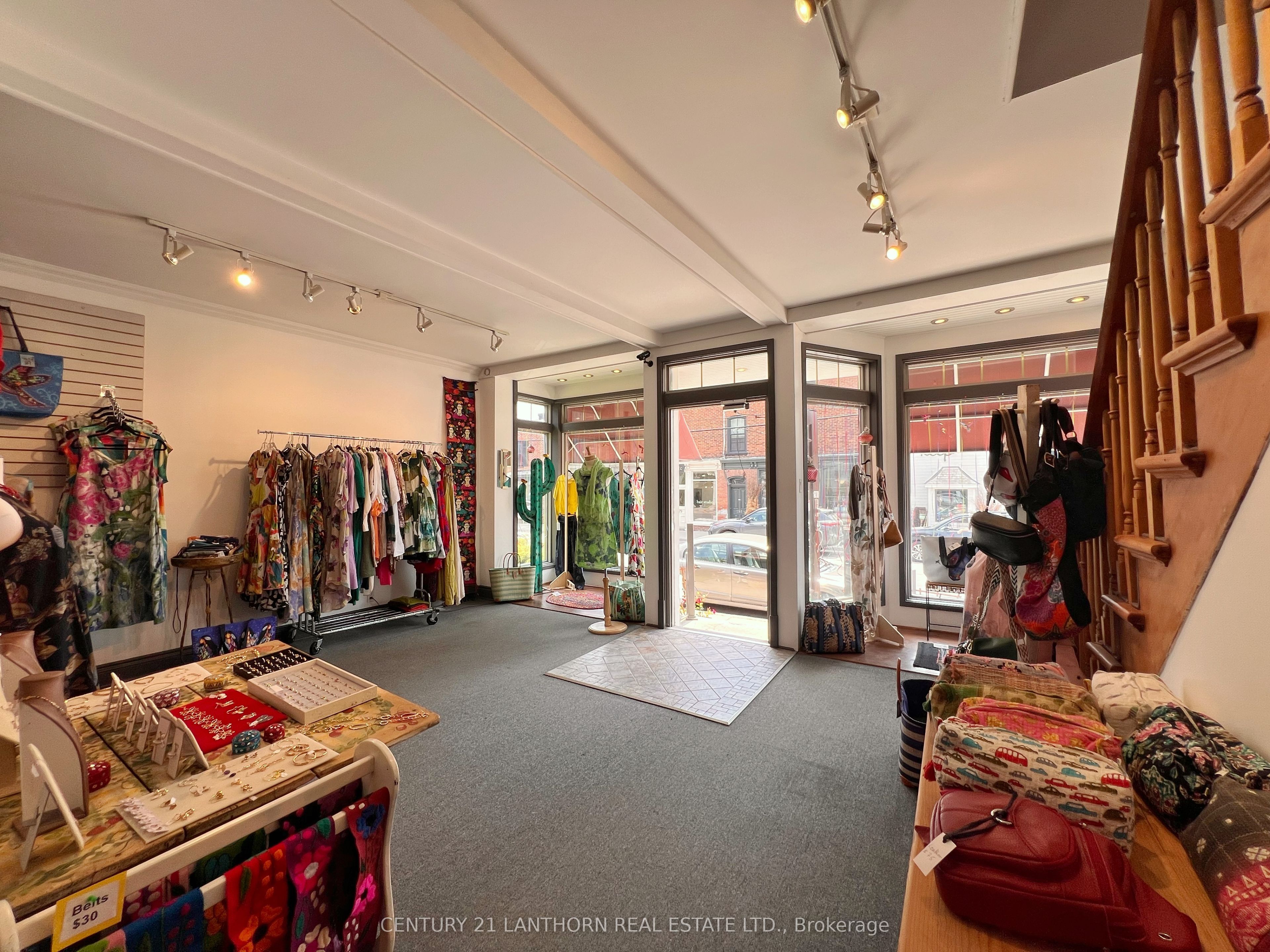 282 Bloomfield Main Street Property Photo 4