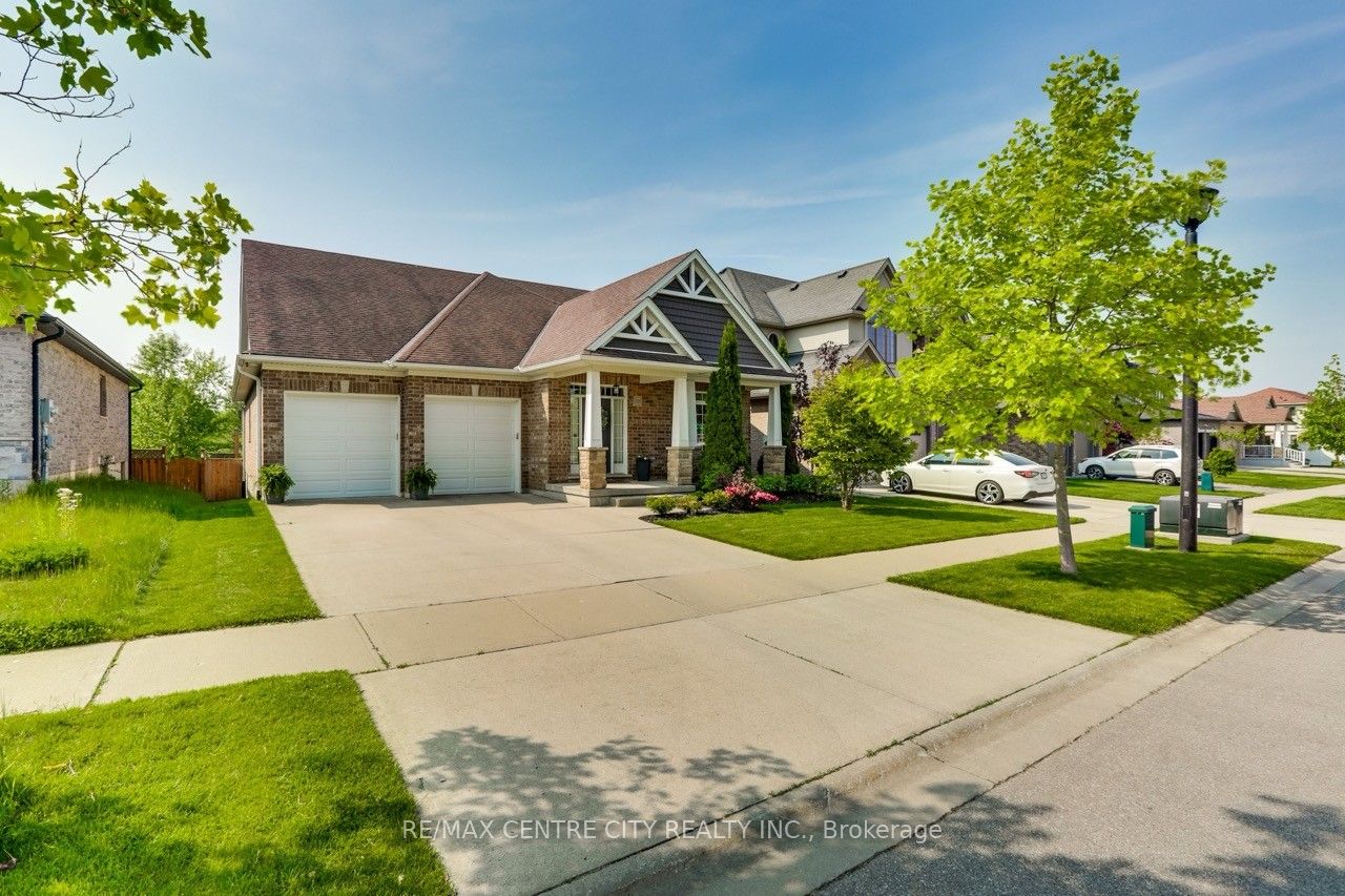 1301 Eagletrace Drive Property Photo 2