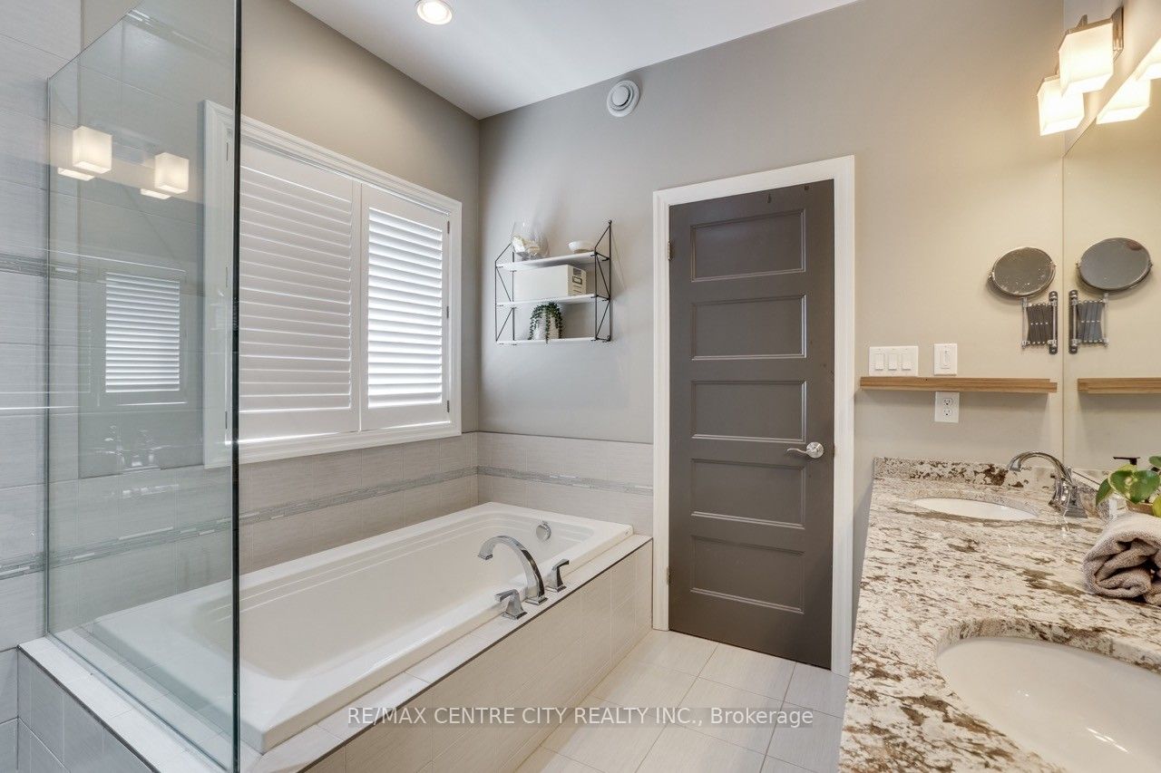 1301 Eagletrace Drive Property Photo 32