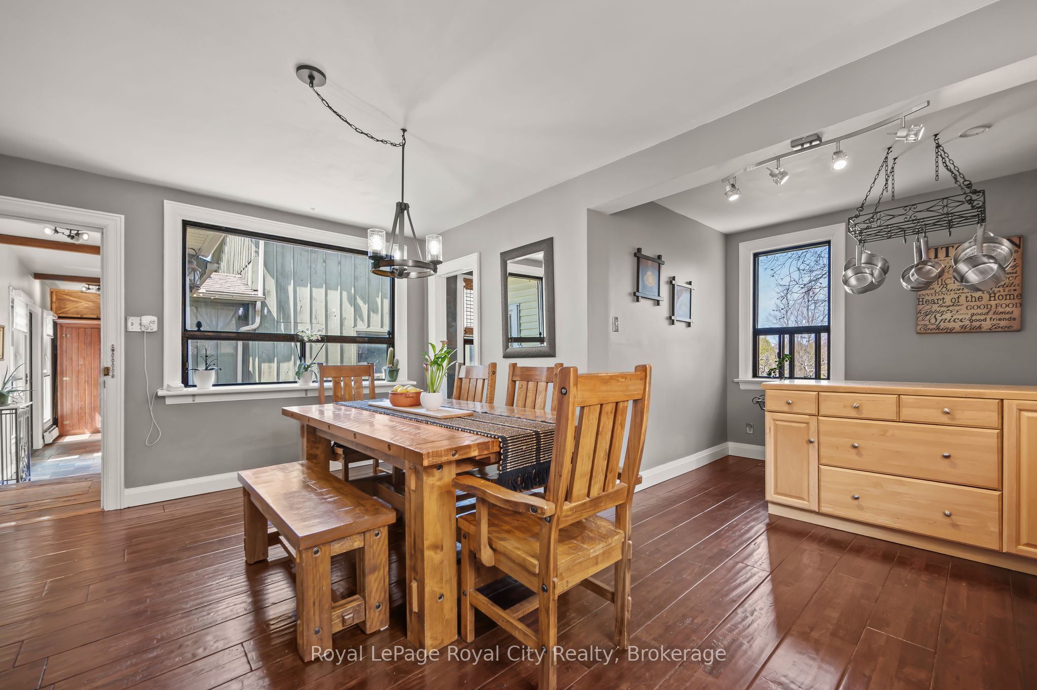 73 Queen Street Property Photo 9