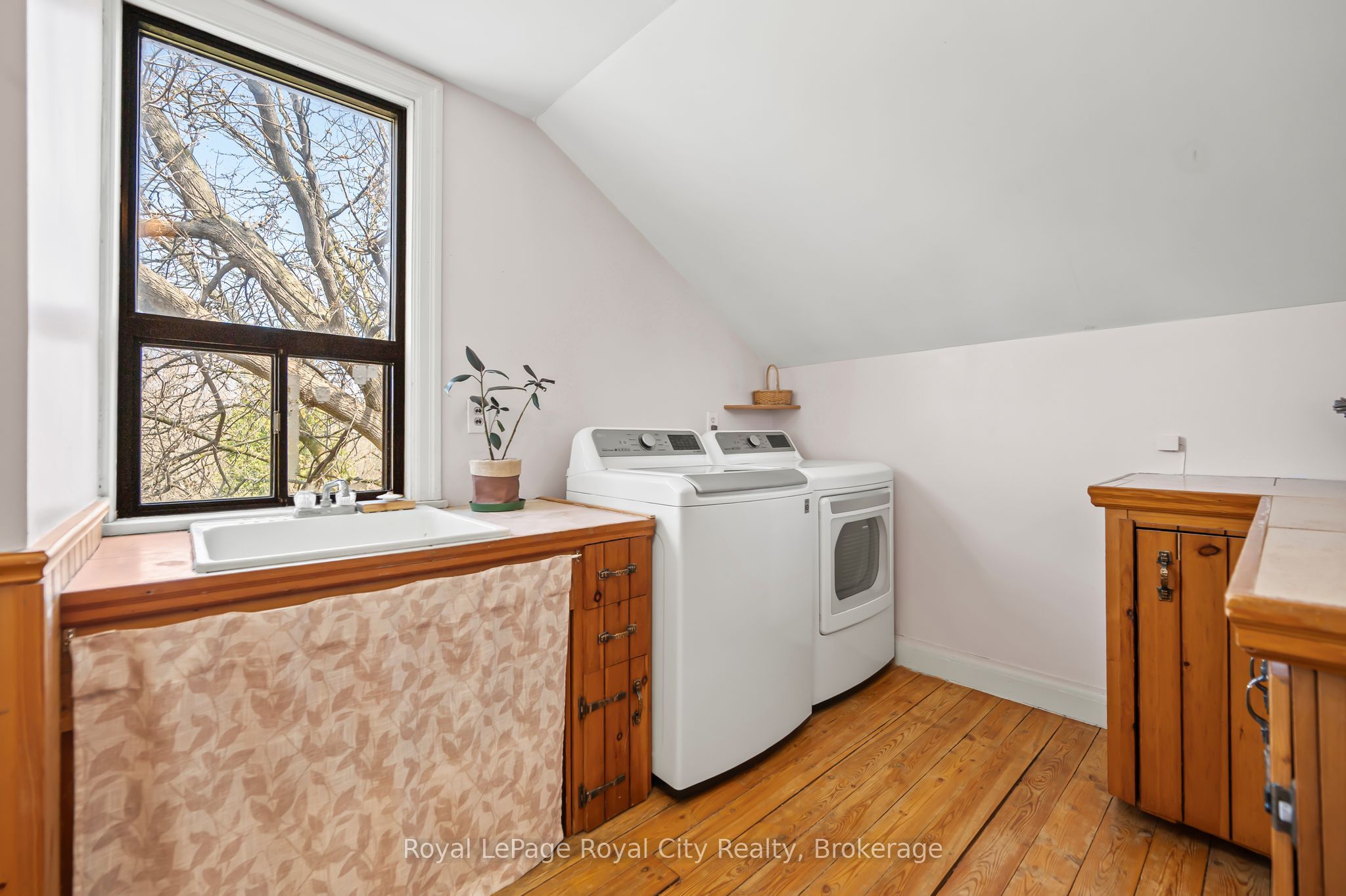 73 Queen Street Property Photo 19