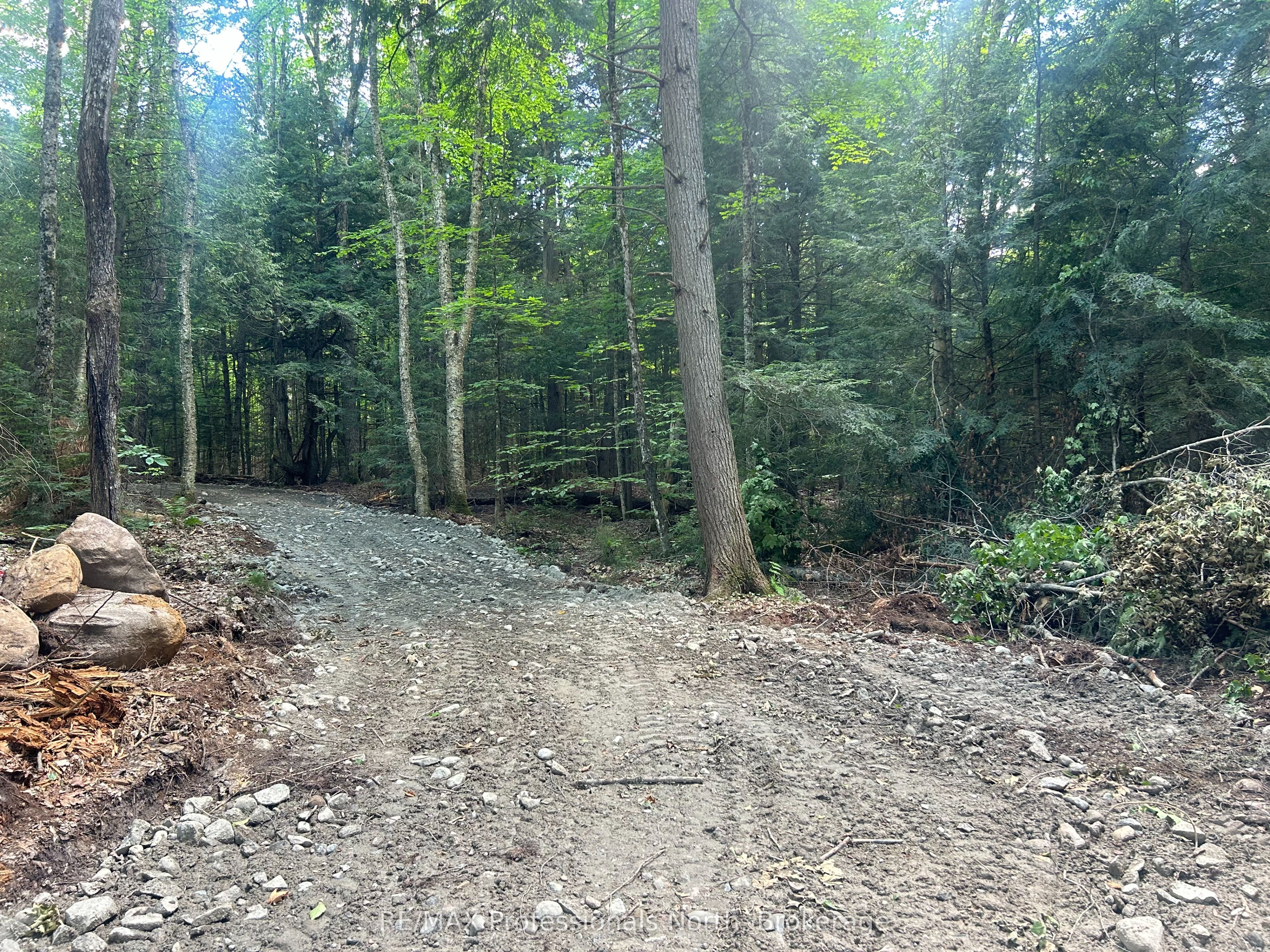 1163 25th Line Road Property Photo 1
