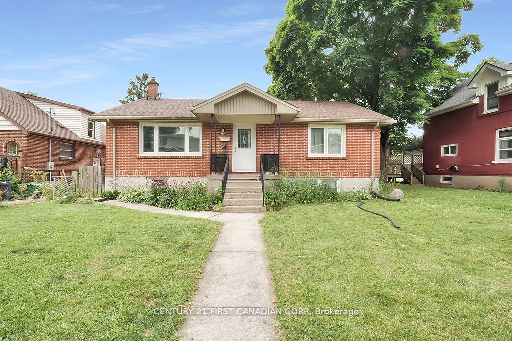 454 Salisbury Street Property Photo 1