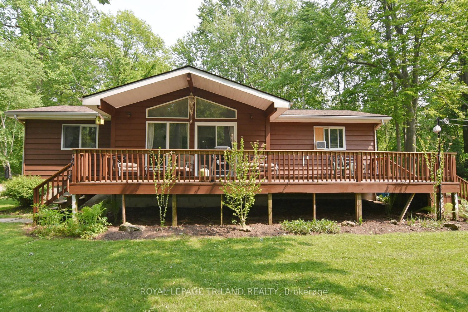 9898 Phoebe Lane Property Photo 1
